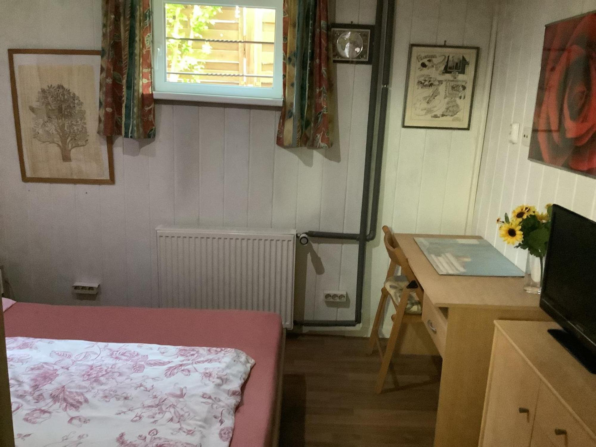 Schoenes Zimmer Im Seterant/Untergeschoss Essen Luaran gambar