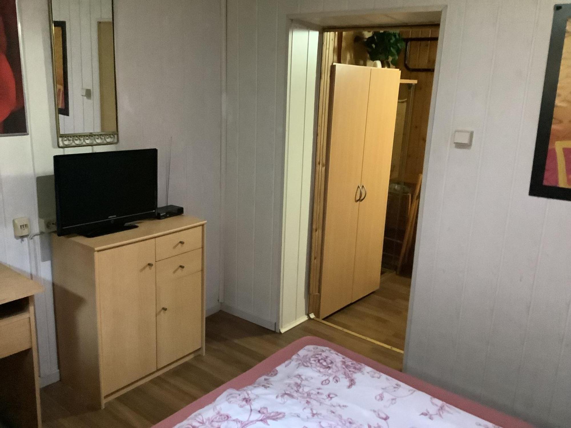 Schoenes Zimmer Im Seterant/Untergeschoss Essen Luaran gambar